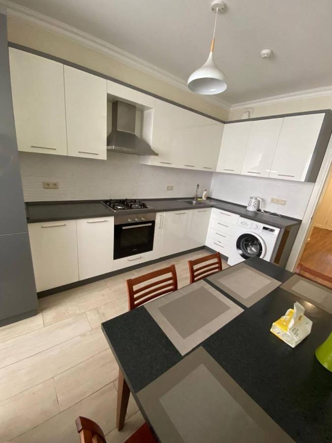 צ'יסינאו Appartement Avec 2 Chambres En Centre Ville מראה חיצוני תמונה
